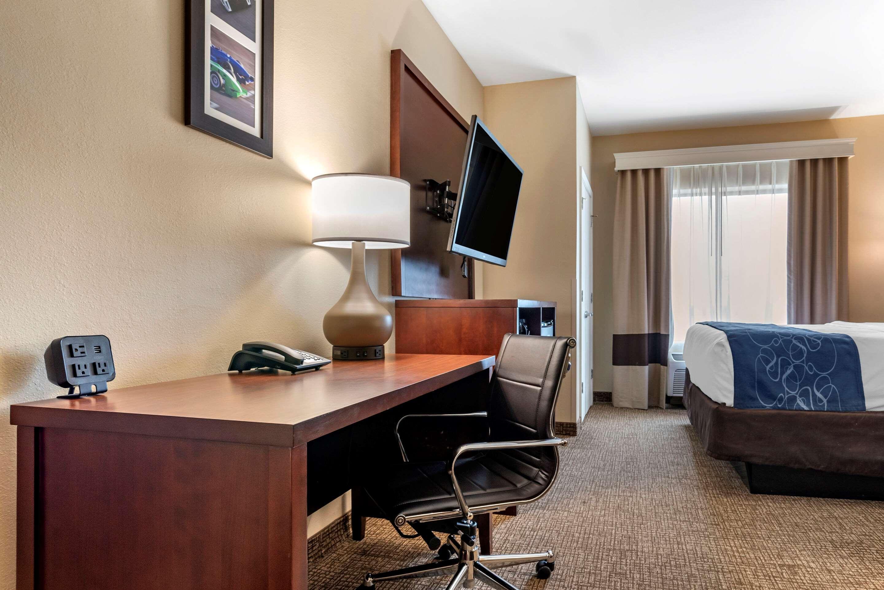 Comfort Suites Pell City I-20 Exit 158 Exteriör bild
