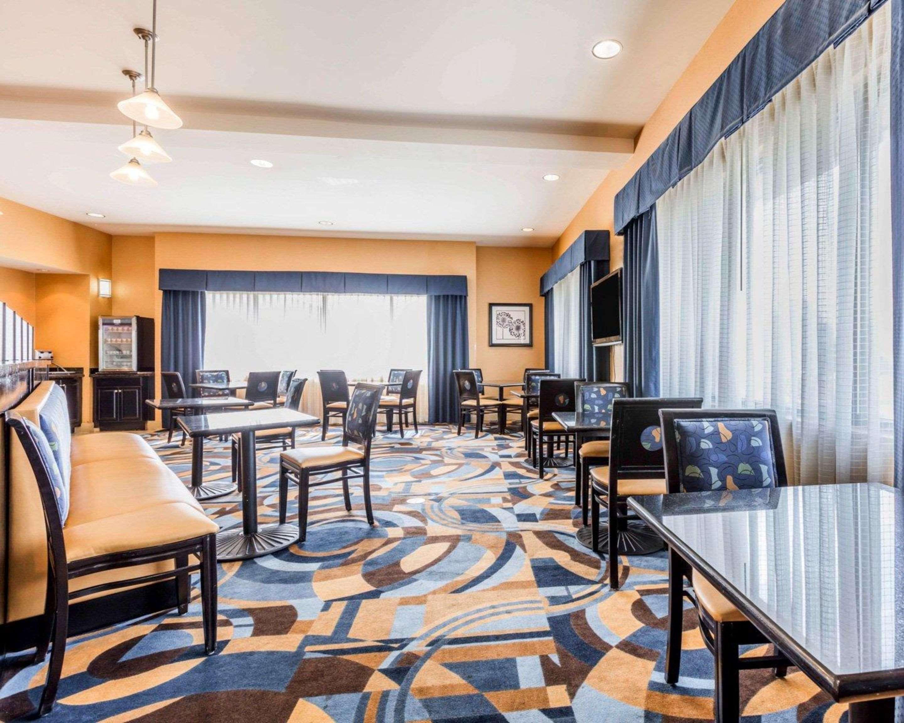 Comfort Suites Pell City I-20 Exit 158 Exteriör bild
