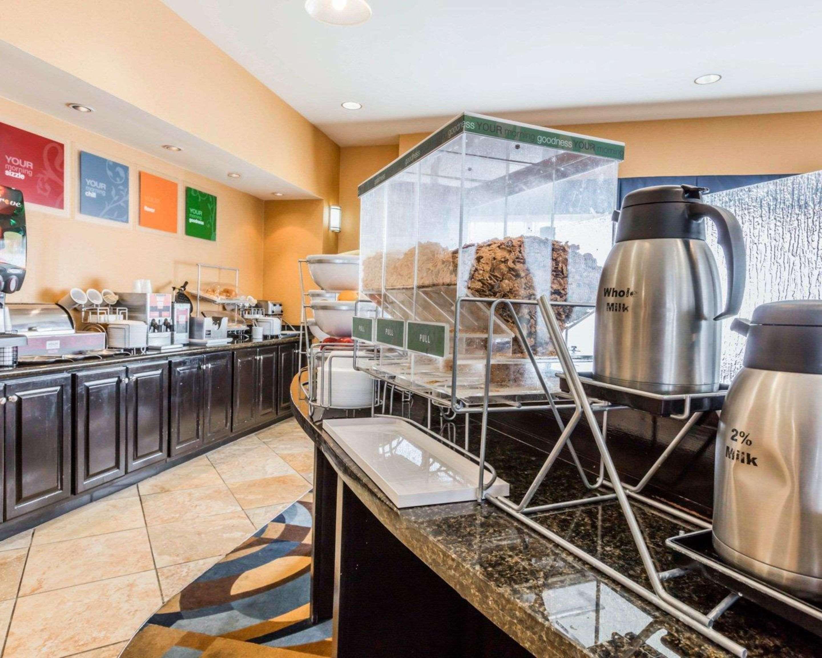 Comfort Suites Pell City I-20 Exit 158 Exteriör bild